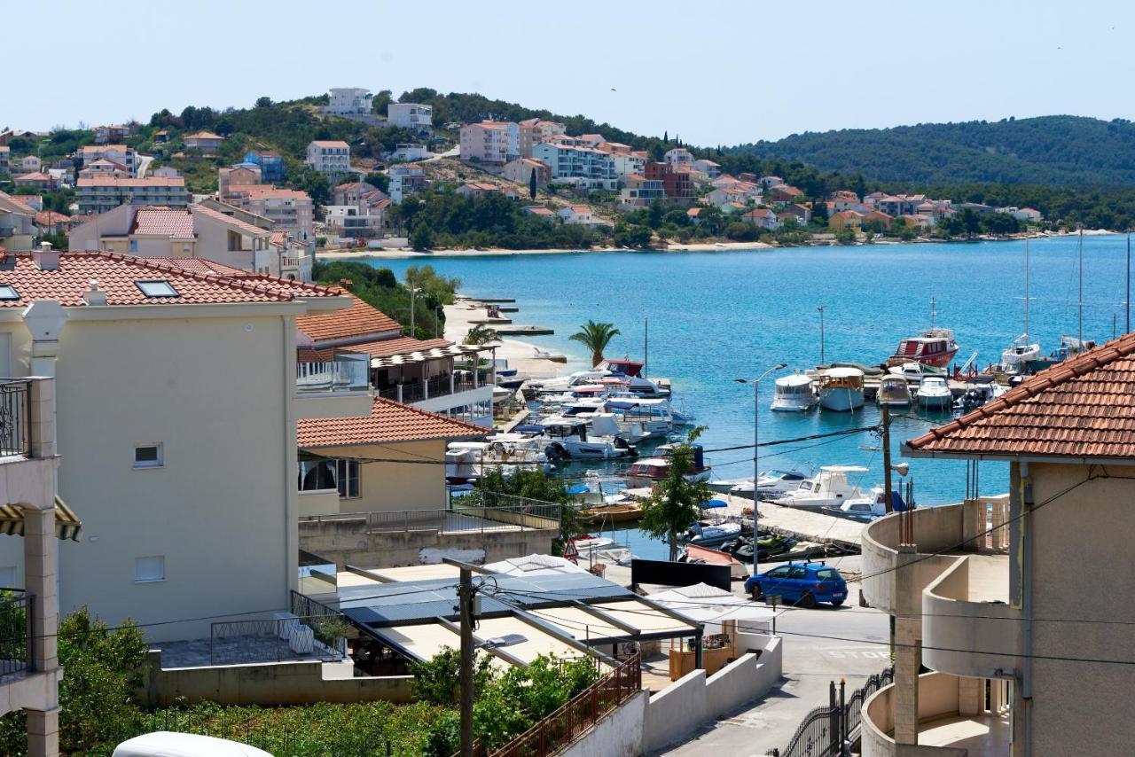 T&T Sea View Apartments Trogir Buitenkant foto
