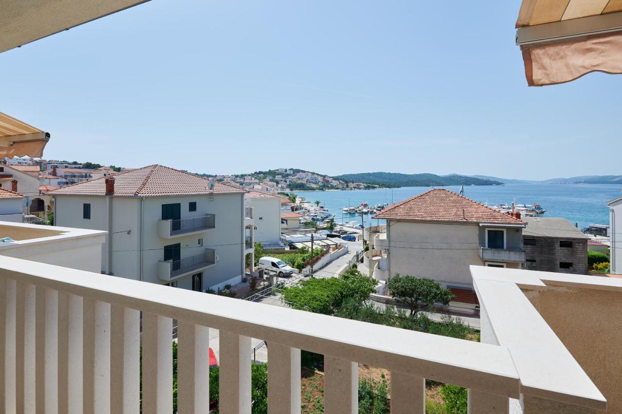 T&T Sea View Apartments Trogir Buitenkant foto