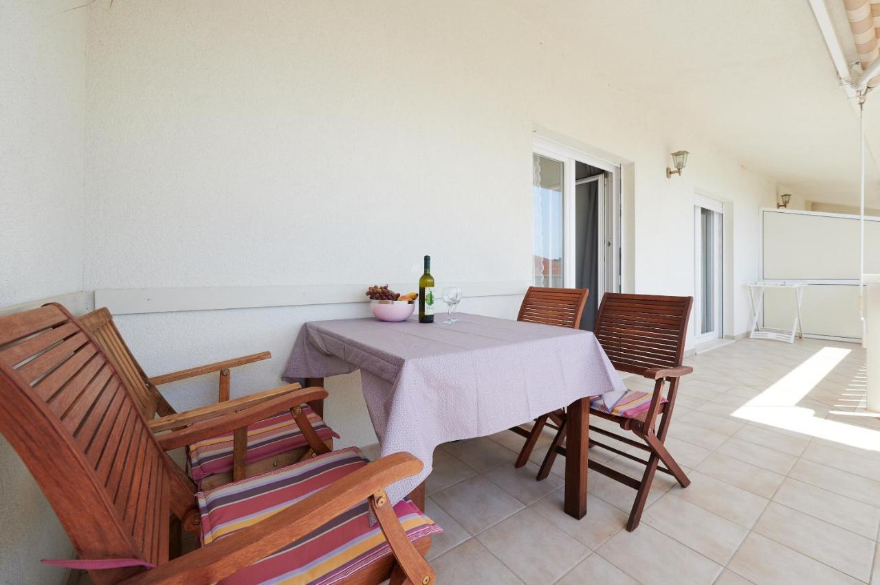 T&T Sea View Apartments Trogir Buitenkant foto