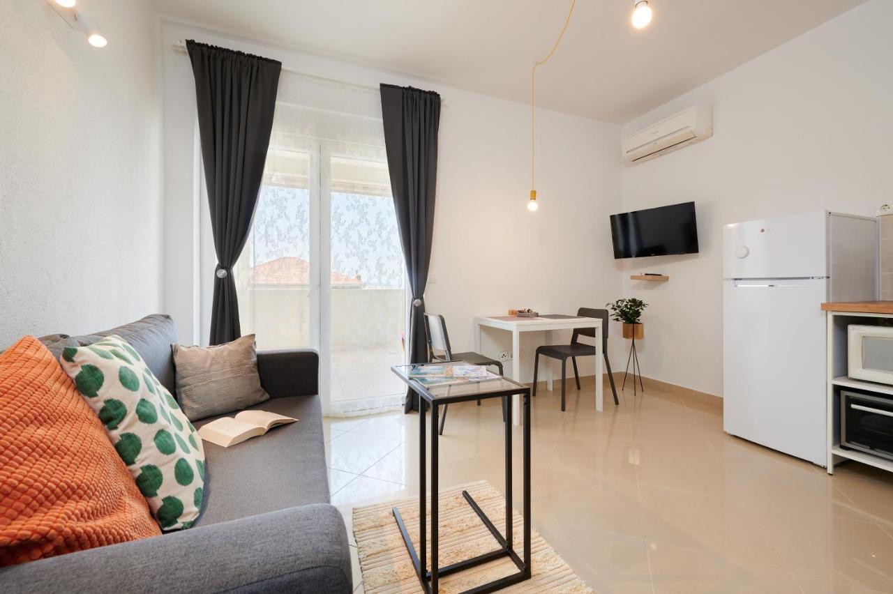 T&T Sea View Apartments Trogir Buitenkant foto