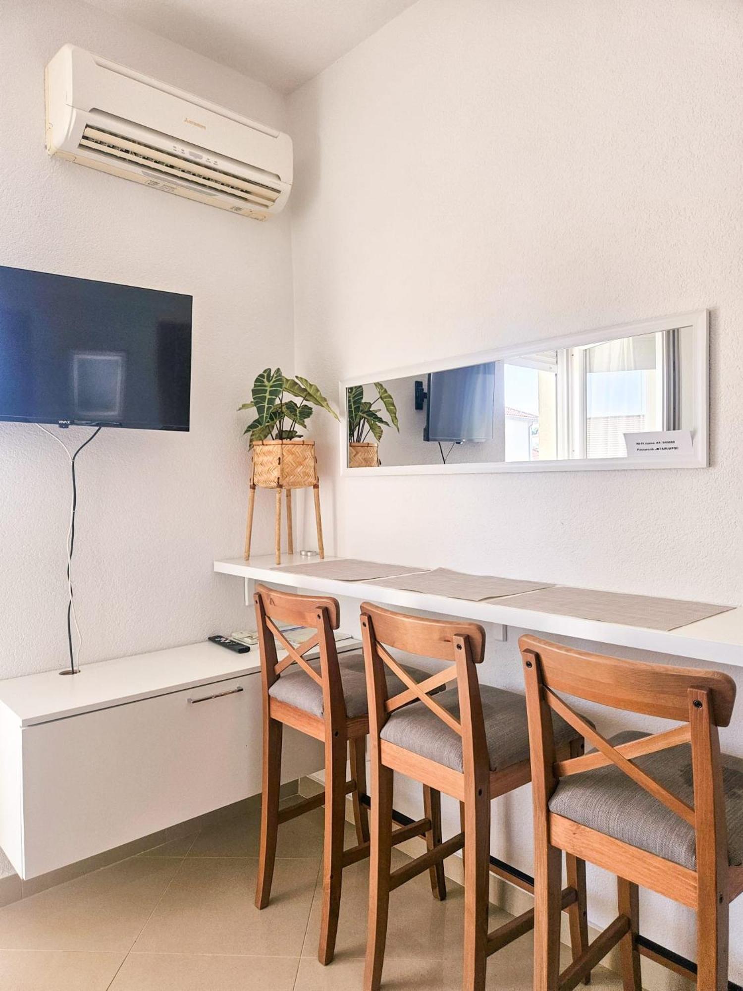 T&T Sea View Apartments Trogir Buitenkant foto