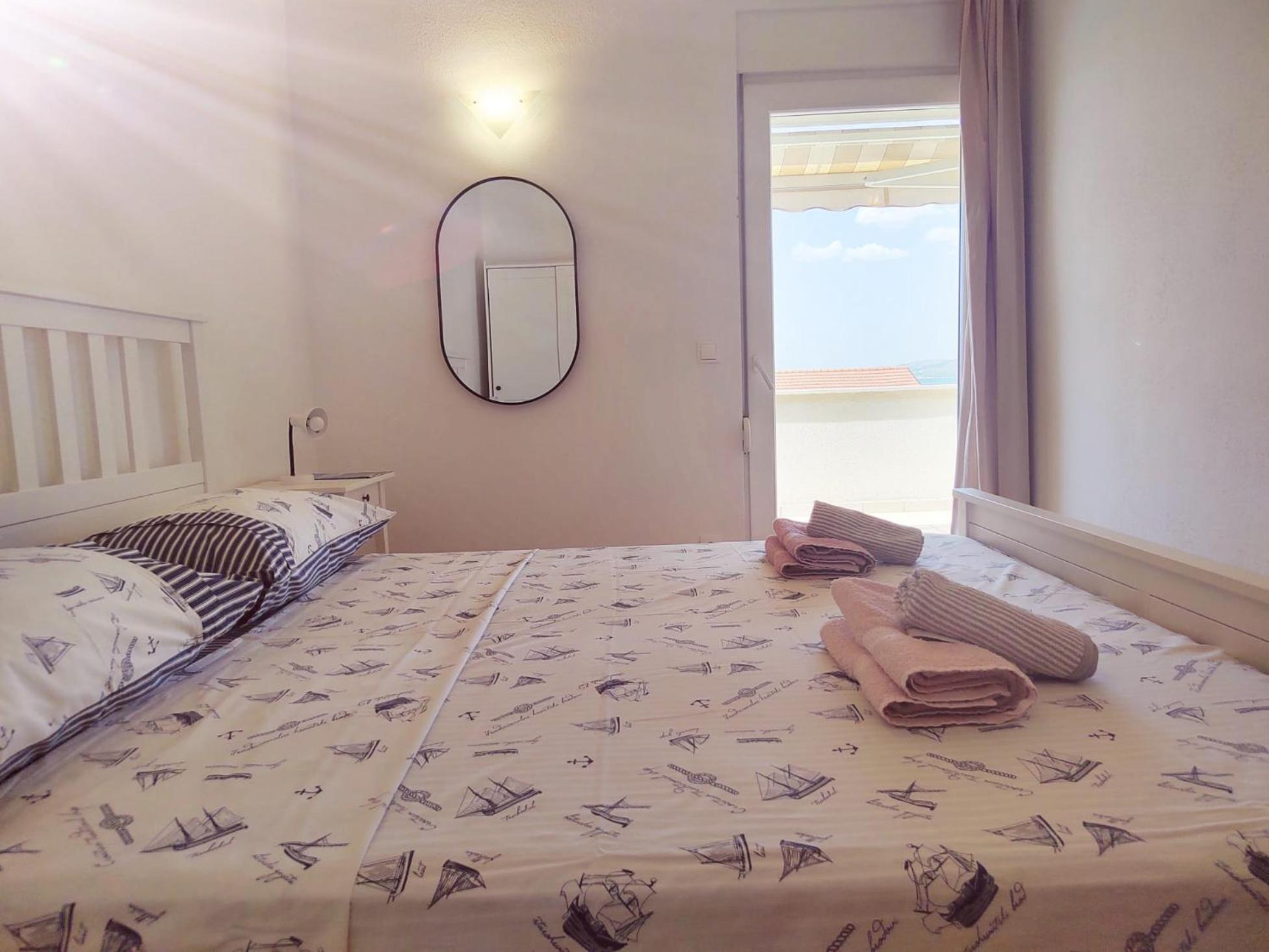 T&T Sea View Apartments Trogir Buitenkant foto