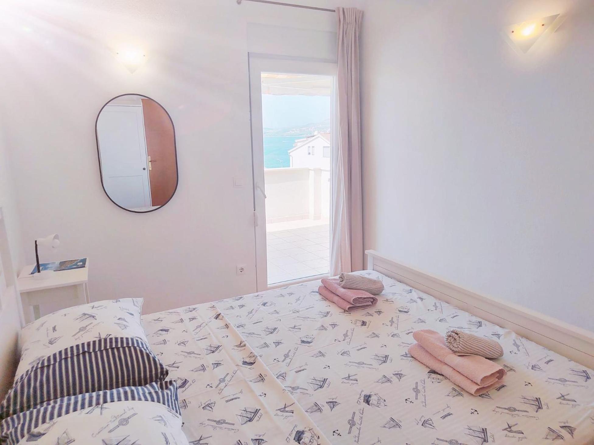 T&T Sea View Apartments Trogir Buitenkant foto