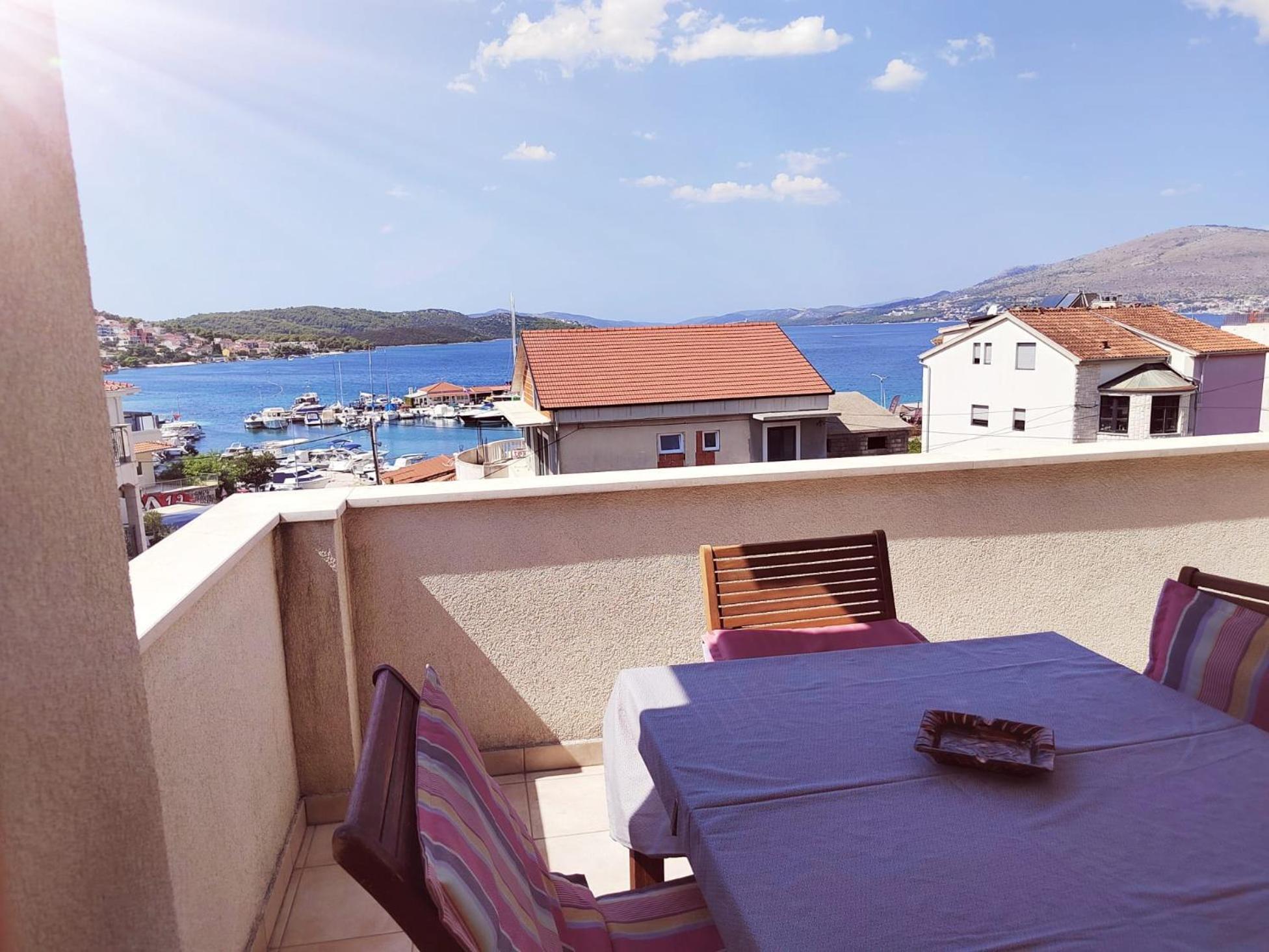 T&T Sea View Apartments Trogir Buitenkant foto