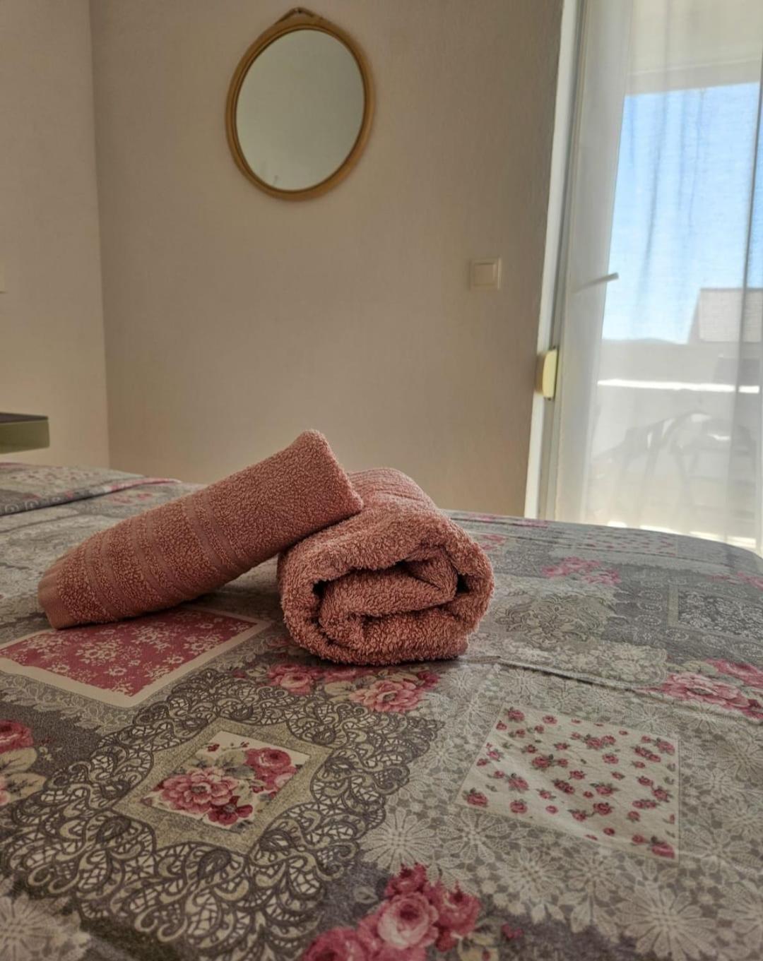 T&T Sea View Apartments Trogir Buitenkant foto