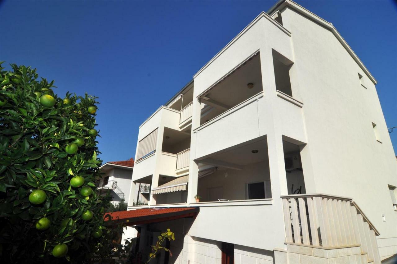 T&T Sea View Apartments Trogir Buitenkant foto